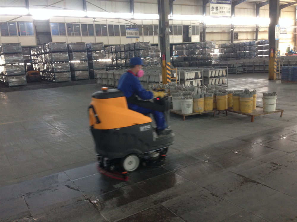 銘創(chuàng)M70全自動(dòng)駕駛試洗地機(jī)服務(wù)于倉(cāng)庫(kù)