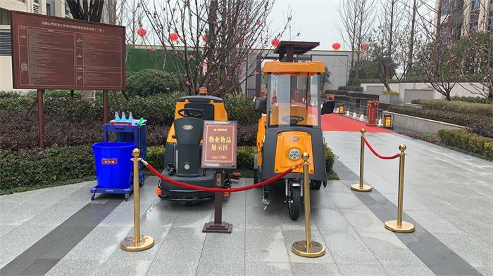 銘創(chuàng)MC90駕駛式掃洗一體機(jī)、G30純電動(dòng)高壓沖掃車服務(wù)于小區(qū)物業(yè)