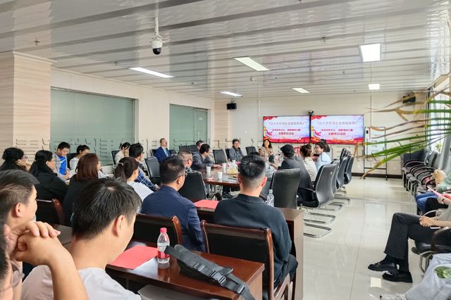 南博環(huán)境G30電動(dòng)高壓沖掃車服務(wù)于馬鞍山環(huán)衛(wèi)系統(tǒng)