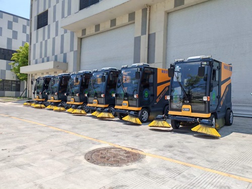 南博環(huán)境C200全封閉道路清掃車(chē)服務(wù)于合肥環(huán)衛(wèi)系統(tǒng)