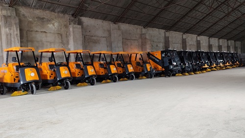 南博環(huán)境純電動(dòng)道路清掃車(chē)批量服務(wù)于阜陽(yáng)環(huán)衛(wèi)系統(tǒng)