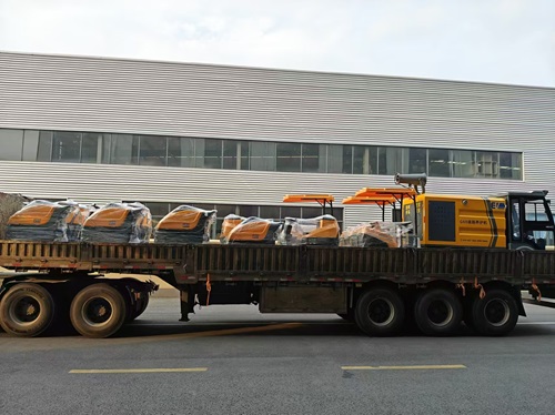 南博電動(dòng)洗地機(jī)服務(wù)于南京某科技園區(qū)